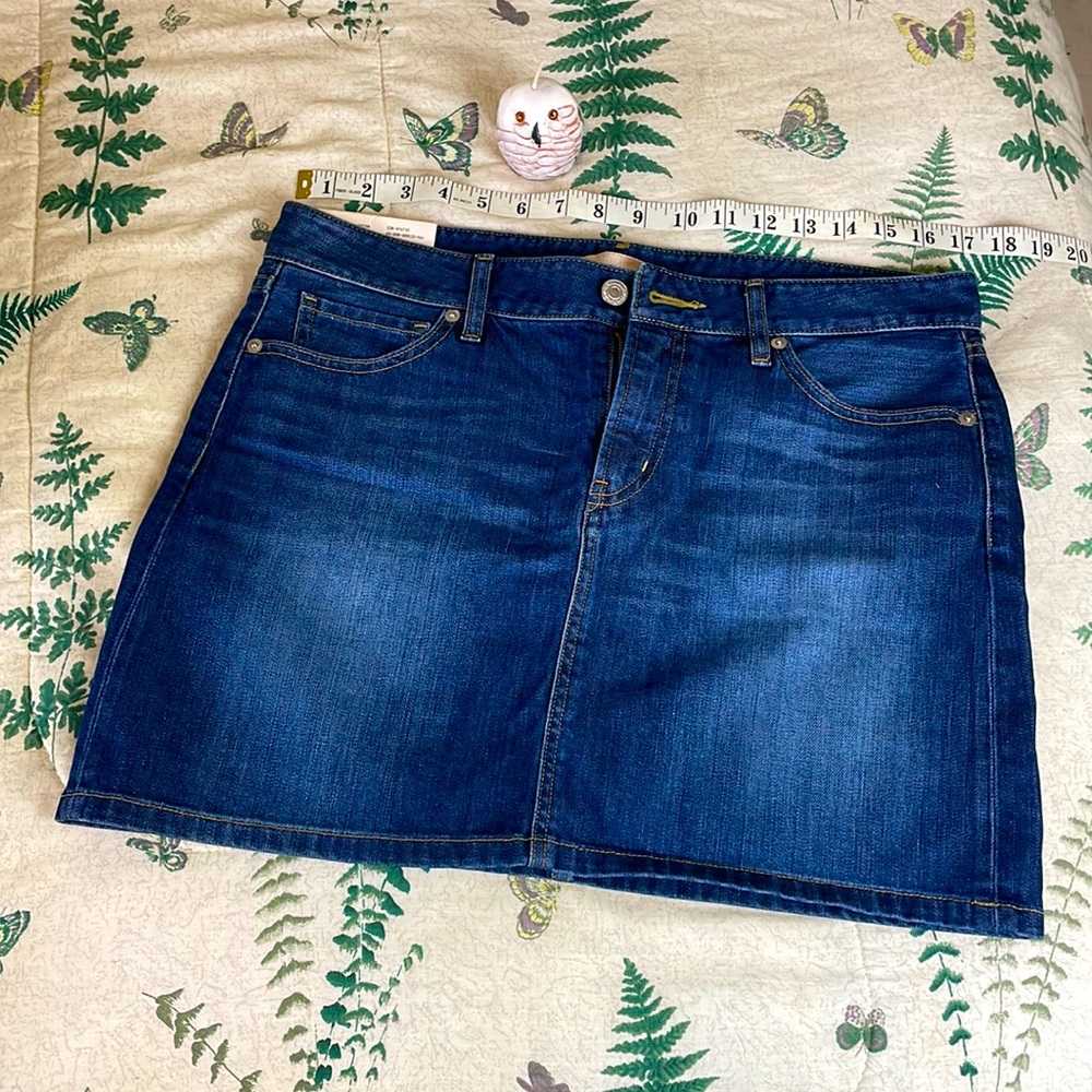 Uniqlo jean skirt size 8